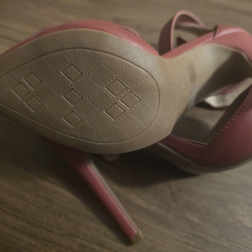 STILLETO HEELS
